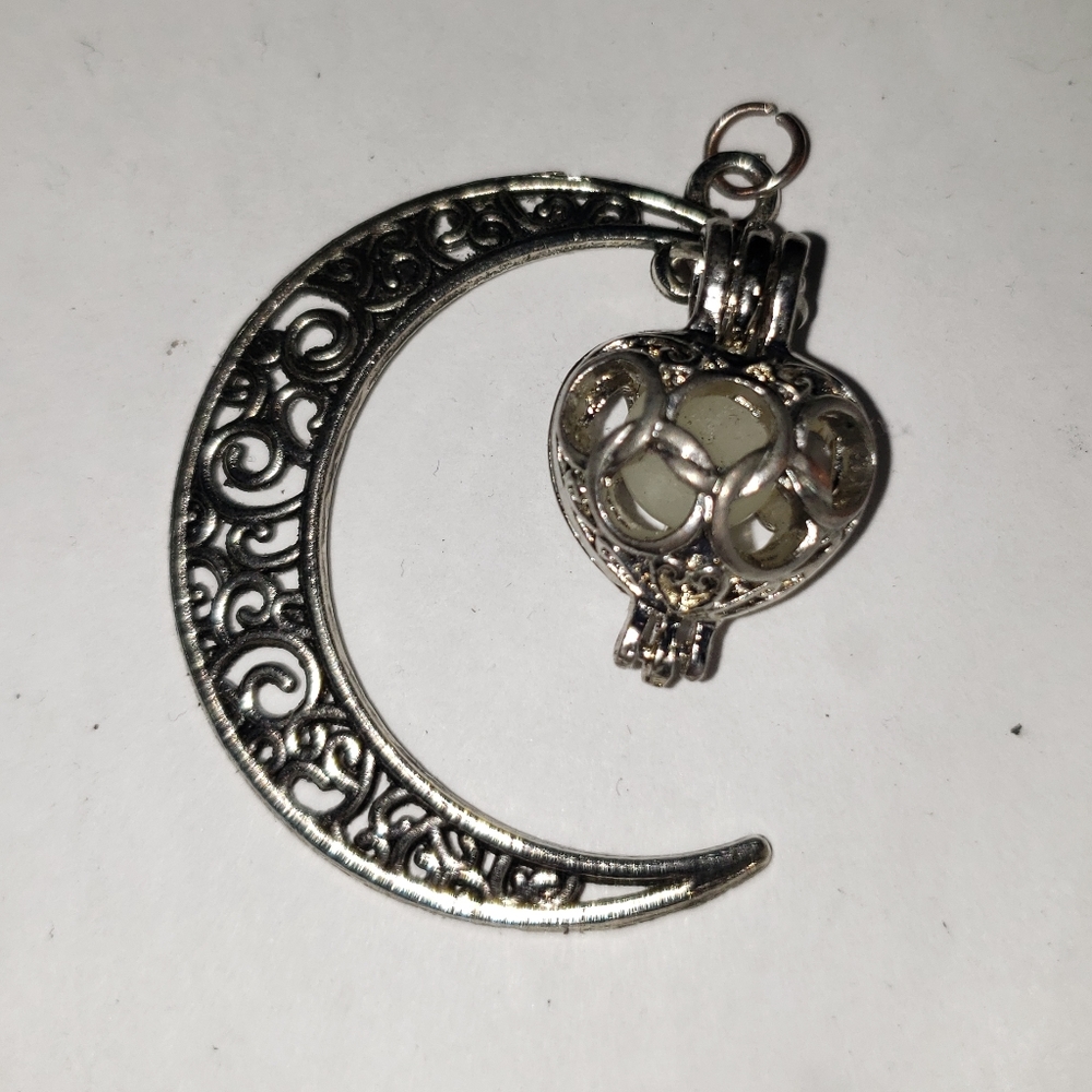 Moon pendant